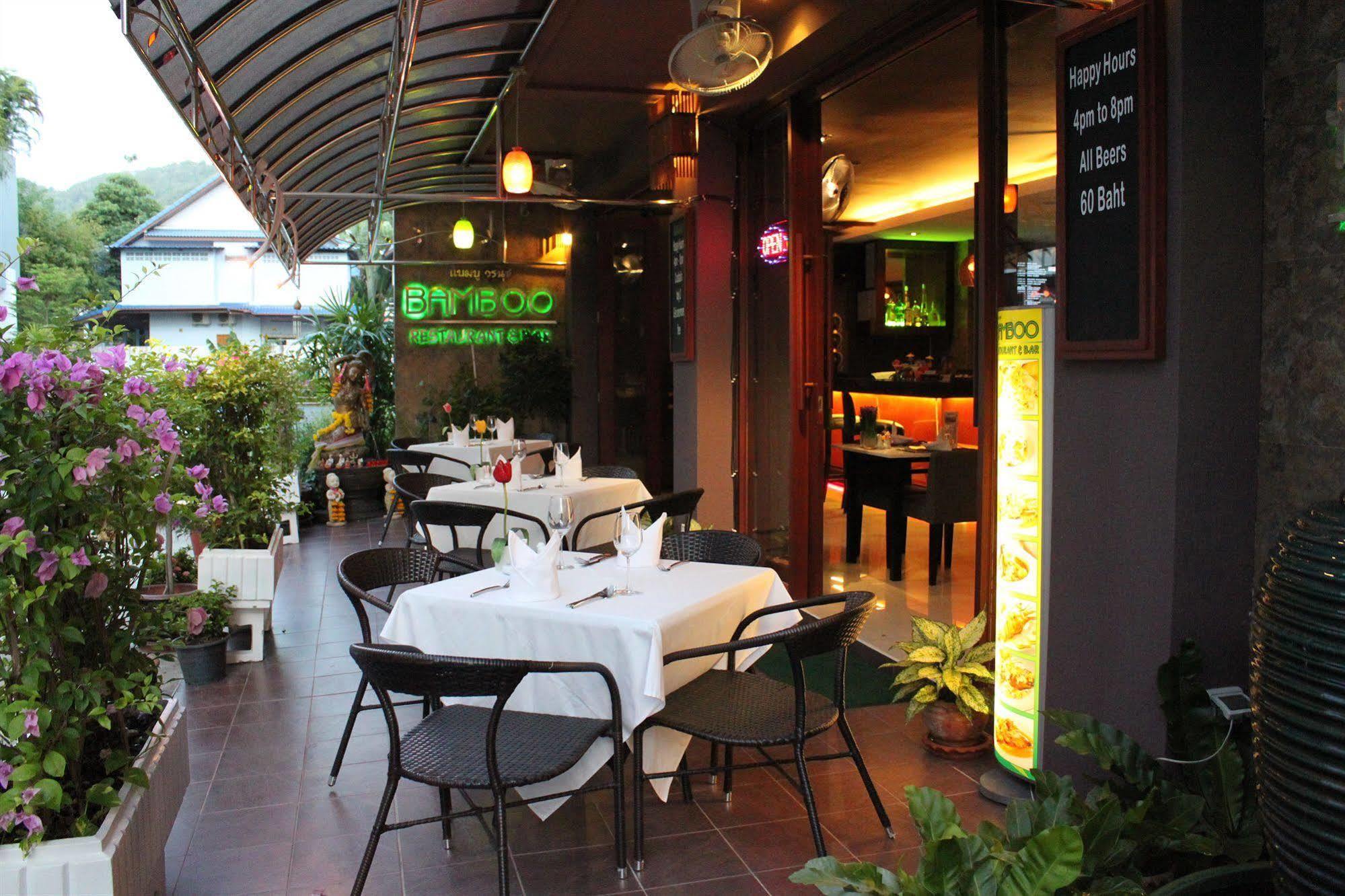 Hemingway'S Hotel Patong Exterior photo