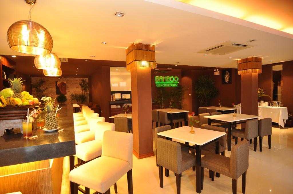 Hemingway'S Hotel Patong Exterior photo